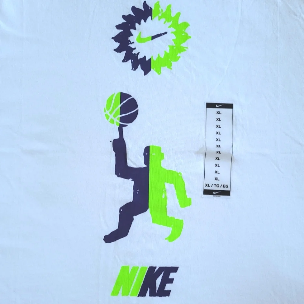 Nike👟 Man♂️ Spinning Basketball on Finger Dri-Fit Graphic Tee👕 - NWT